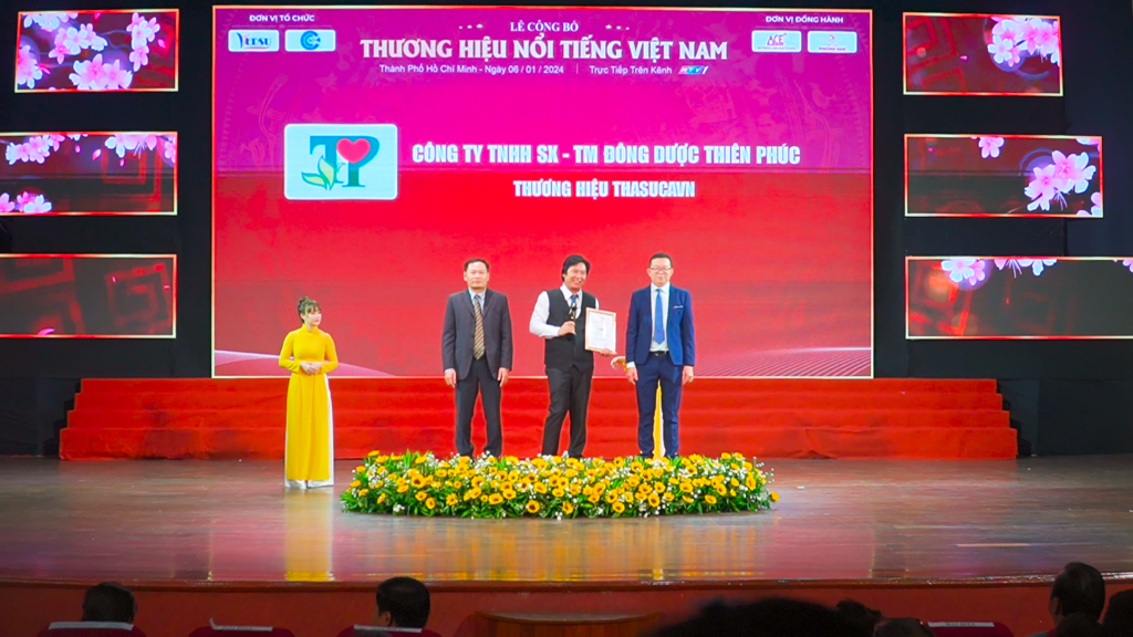 thasuca đạt giải thưởng top thương hiệu nổi tiếng